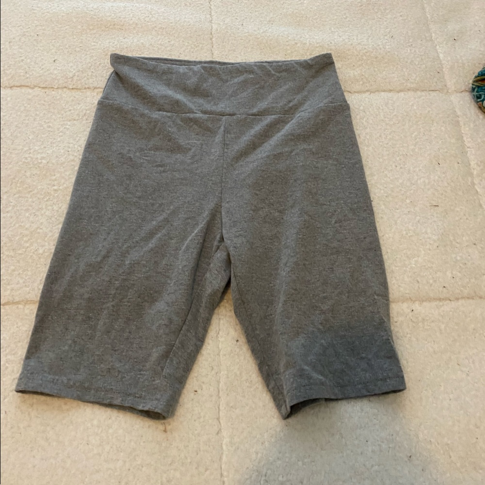 Grey biker shorts!